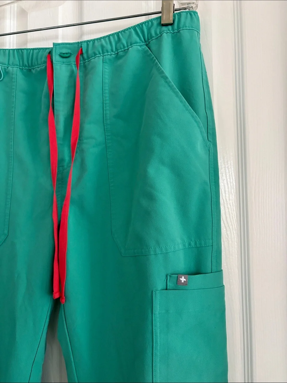 FIGS Teal Utility cargo Scrubs Doctor Nursing Medical Pants Men’s Size Large